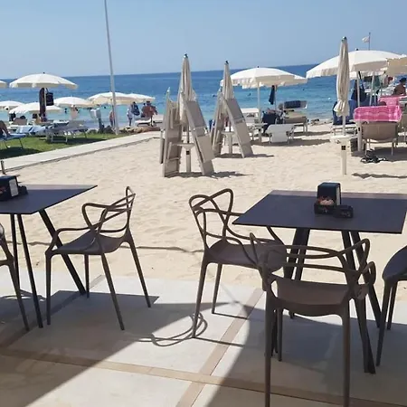 Hotel Masseria Baroni Di Montesardo 4*